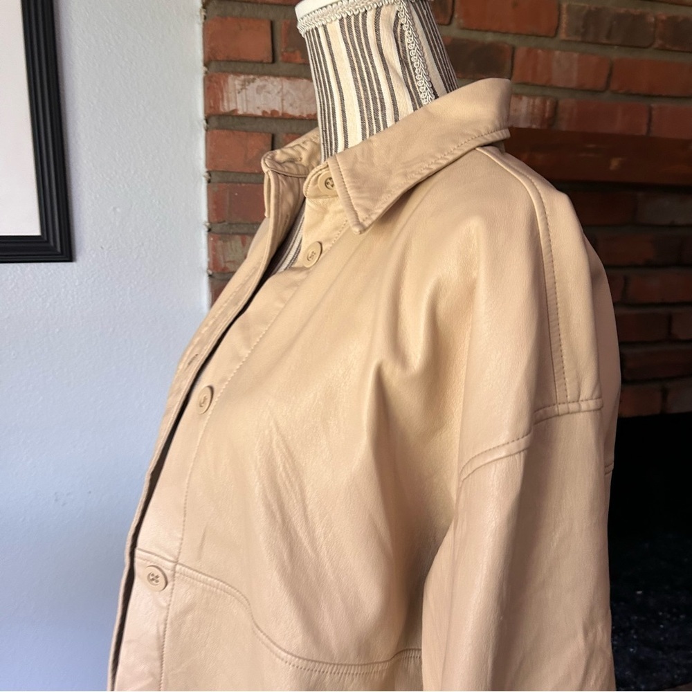 Aritzia Babaton Pelli Hip Vegan Leather Shirt Jacket in Tan Sz S - Picture 5 of 10